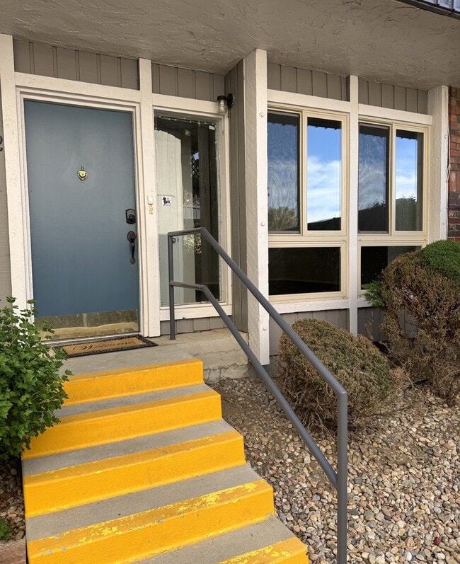 Foto del edificio - 6495 E Happy Canyon Rd
