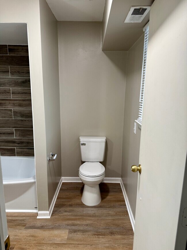 Foto del edificio - 1155 Maple St