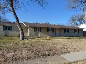 Building Photo - 3655 Pallos Verdas Dr
