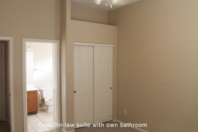 Building Photo - 1425 S Park Grove Cir