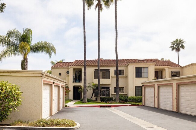 Building Photo - Experience Breathtaking Views from this Se...