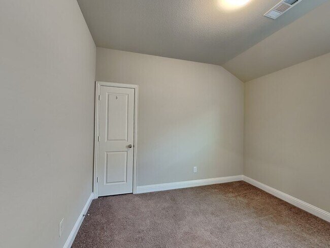 Building Photo - 2125 Johnson City Ave