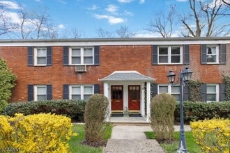 Building Photo - 46 Mt Kemble Ave