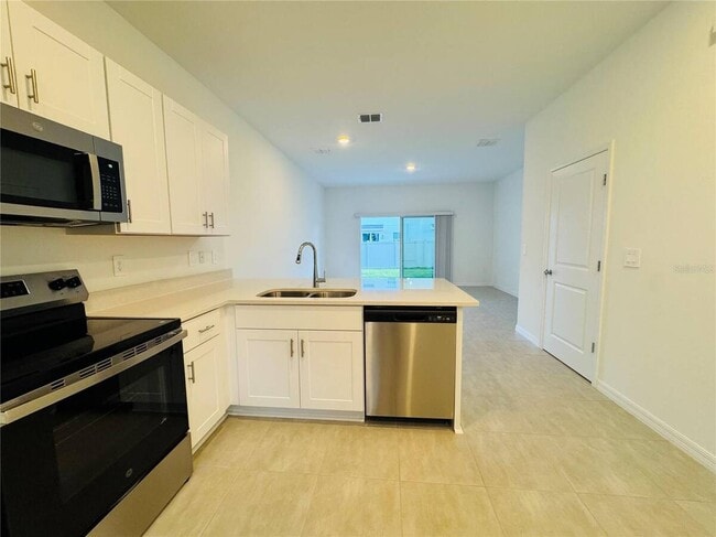 Building Photo - 2923 Skyline Lp