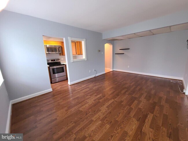 Building Photo - 1805 Key Blvd