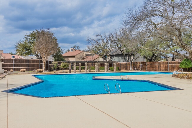 Building Photo - 9145 Emberglow Ln