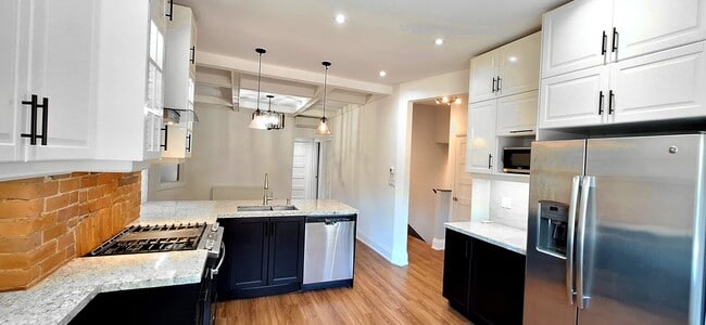 Building Photo - 326 High Park Av