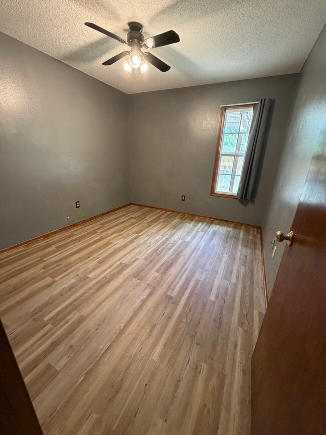 Foto del edificio - 1705 Brookwater Pl