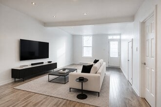 Building Photo - 3333 Rue Wellington