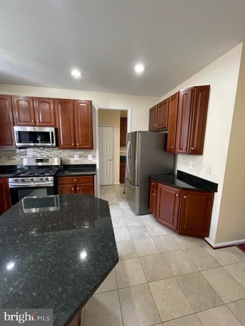 Foto del edificio - 717 Highland Ridge Ave