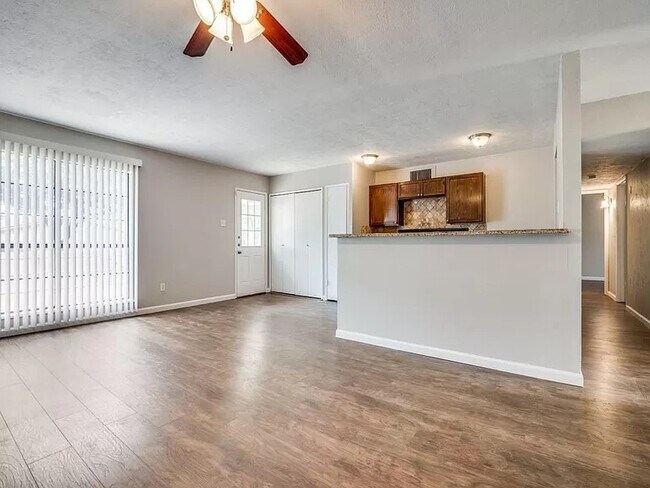 Foto del edificio - 5225 Knox Dr