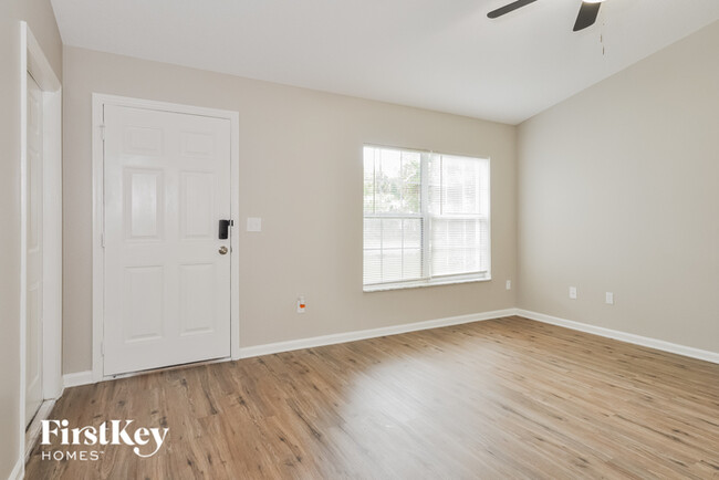 Foto del edificio - 22 Whitcock Ln