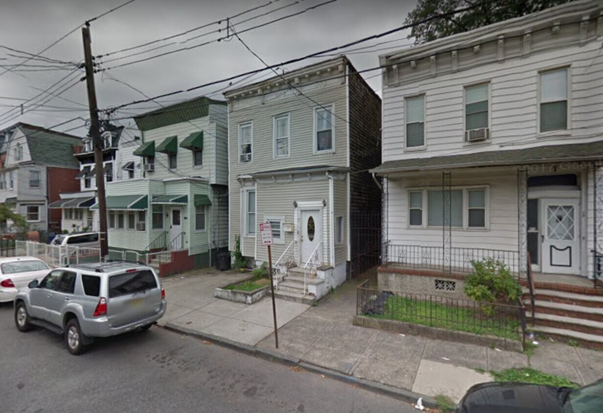 Primary Photo - 77 Atlantic St, Jersey City, NJ 07304, USA