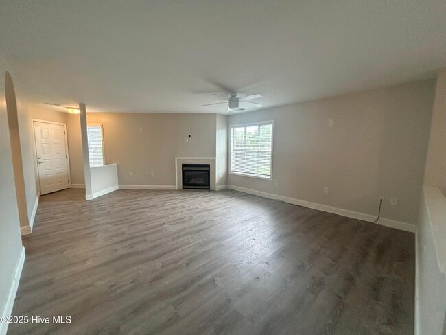 Building Photo - 4136 Breezewood Dr