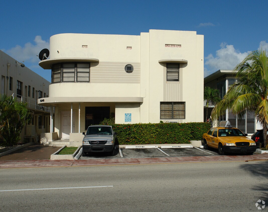 Foto del edificio - 9048 Collins Ave