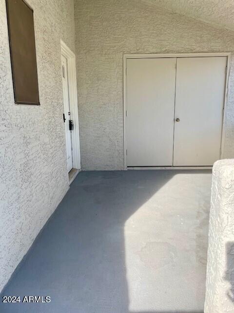 Building Photo - 850 S River Dr