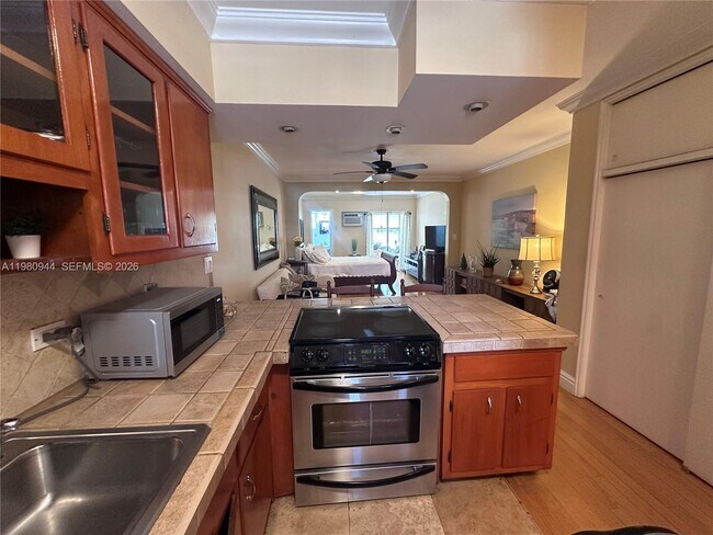 Foto del edificio - 6580 Santona St