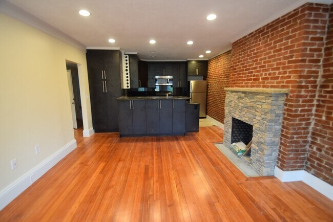 Foto del edificio - 1616 Beacon St