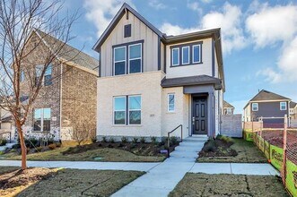 Building Photo - 4717 Vizsla Ln