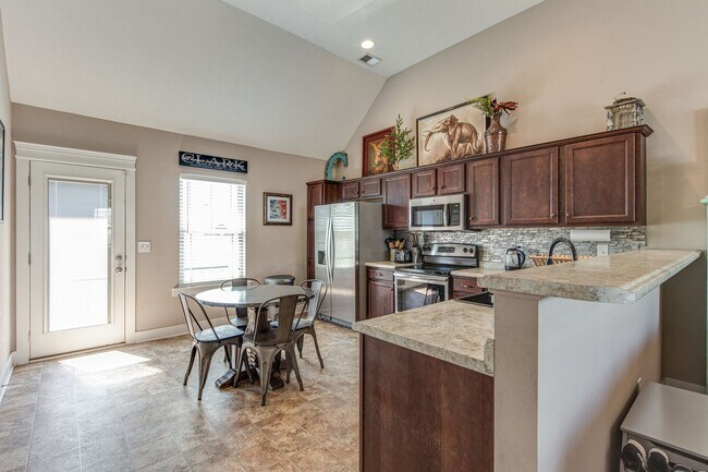 Kitchen - 5448 Elkanah Ct