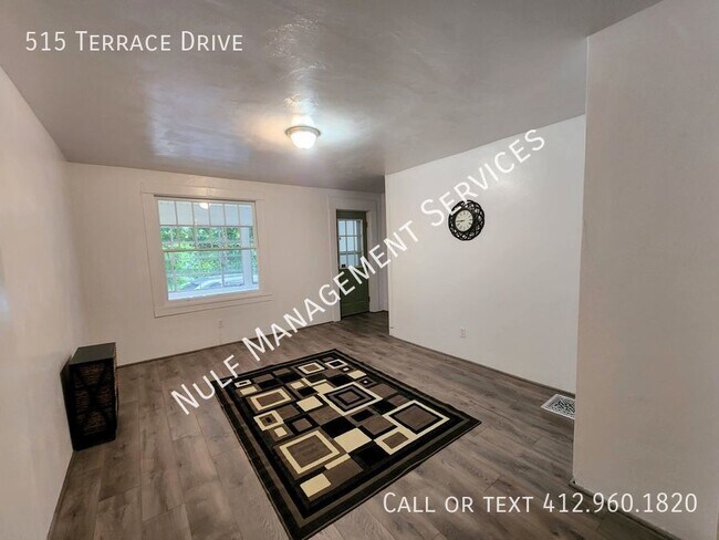 Foto del edificio - 2 Bed, 1 Bath unit in Harmar