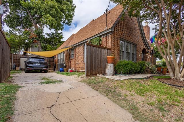 Building Photo - 3411 Douglas Ave