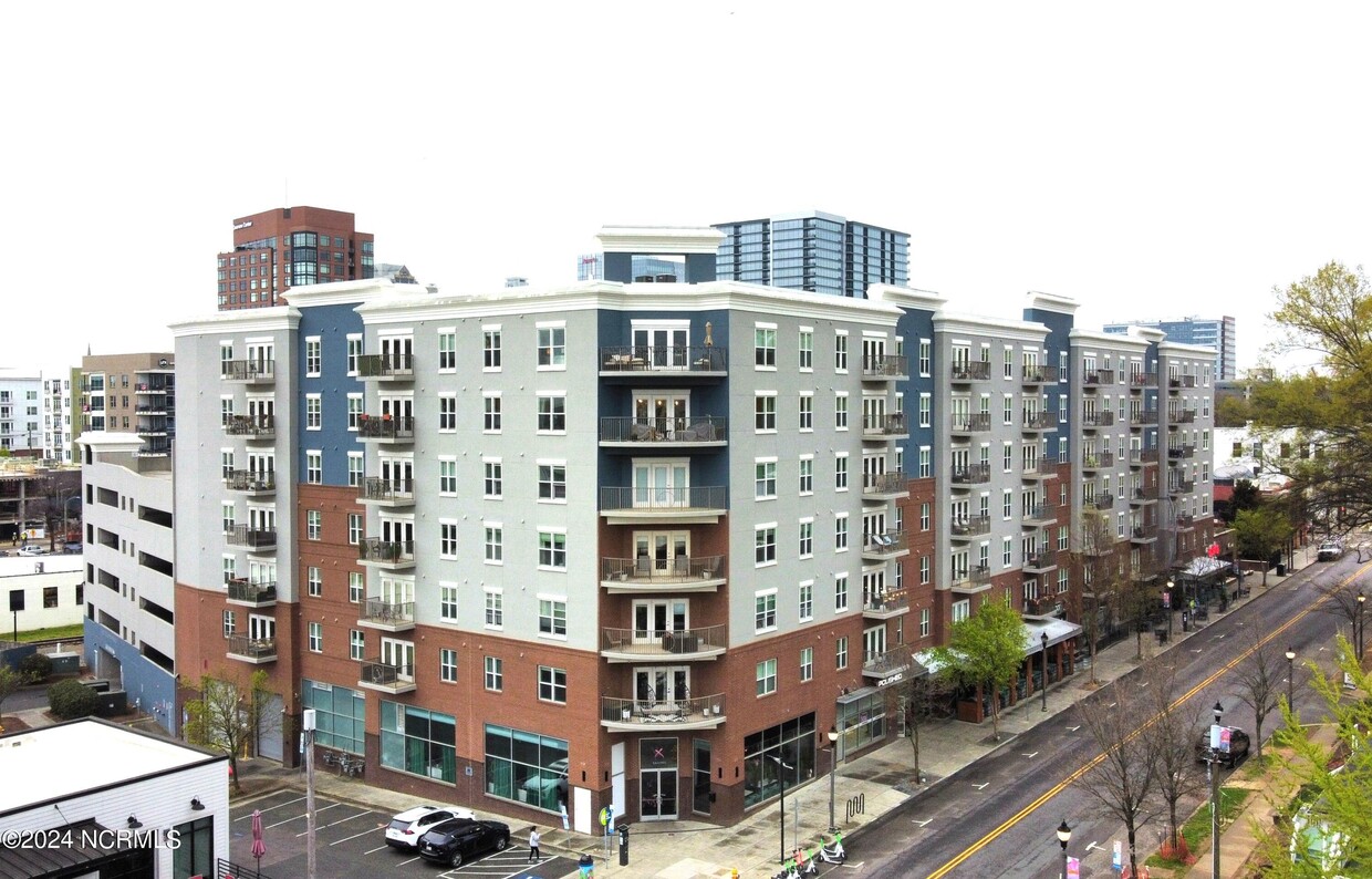 Primary Photo - 518W W Jones St