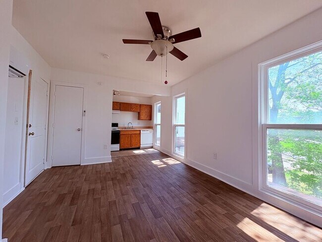 Foto del edificio - 517 W Maple Ave