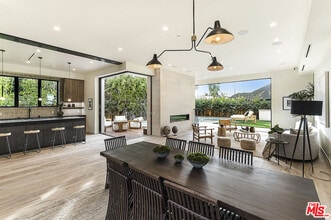 Building Photo - 8566 Colgate Ave