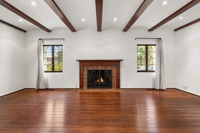 Building Photo - 6519 Hayes Dr