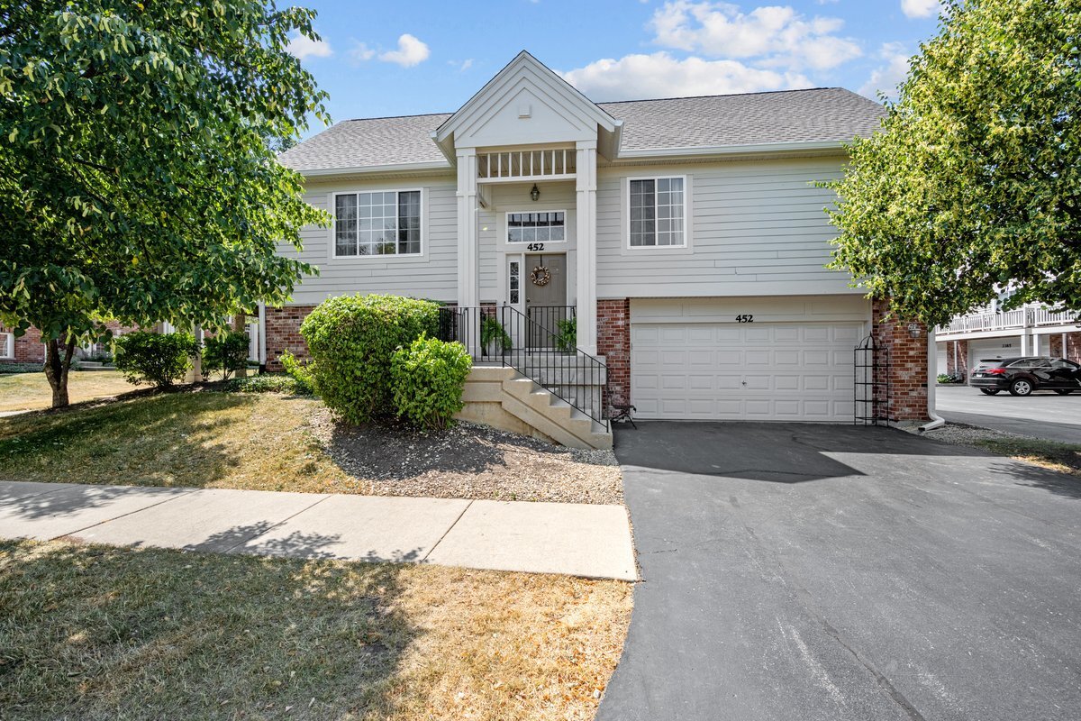 452 Churchill Dr Unit 452, Elgin, IL 60124 Condo for Rent in Elgin