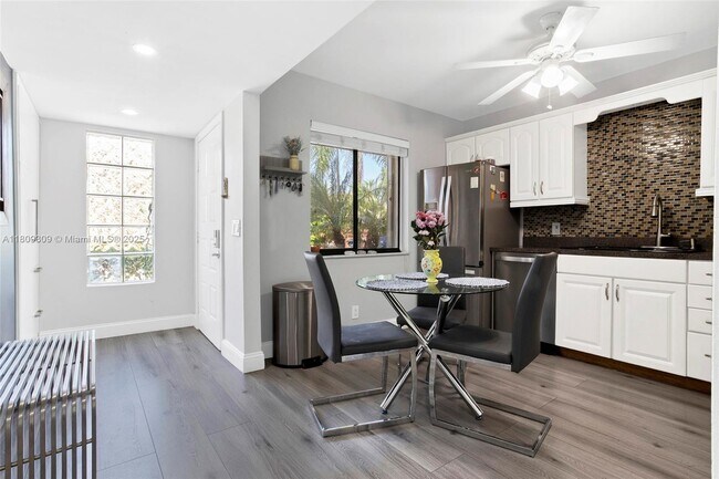 Foto del edificio - 405 Lakeview Dr