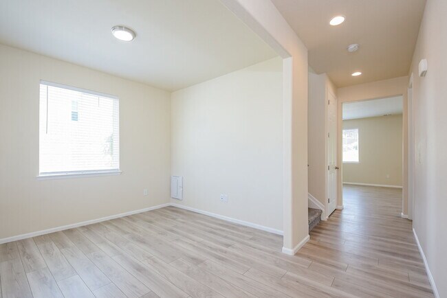 Building Photo - 1918 Cade Ave