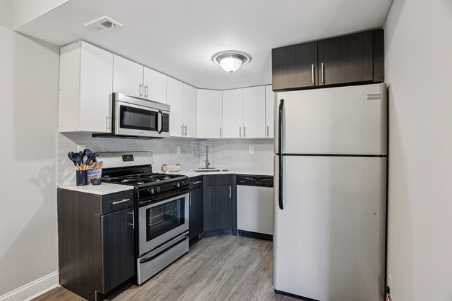 Building Photo - The Village of Pennbrook Apartments