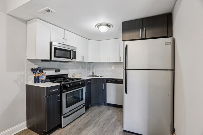 Building Photo - The Village of Pennbrook Apartments