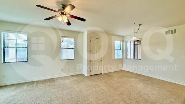 Foto del edificio - 1456 E 9th St