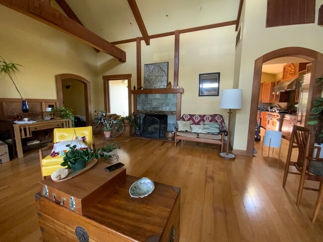 Building Photo - 438 Retaheim Way