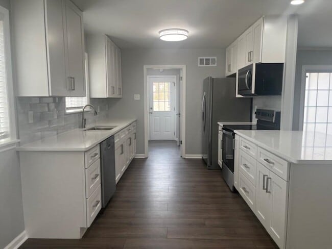 Foto del edificio - 5340 Boswell Ave