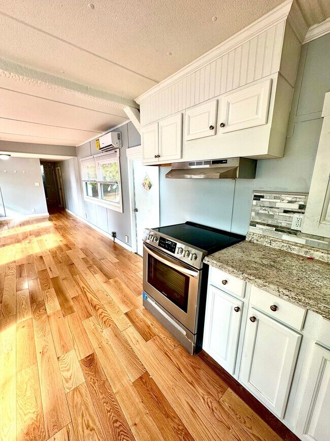 Foto del edificio - 2 Bedroom, 1.5 Bath Singlewide Home Located in Hampstead