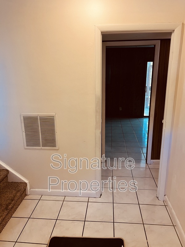 Foto del edificio - 9330 Lost Forest Dr
