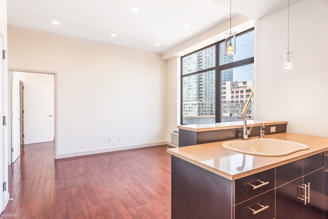 Foto principal - 4237 27th St