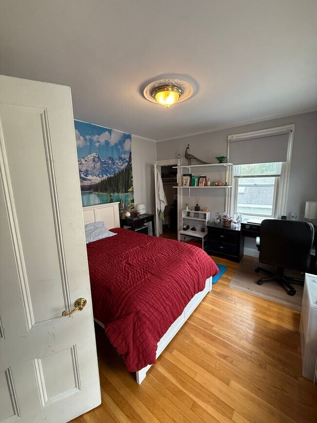 Foto del edificio - Allston 5 Bed – 1,700 Sq Ft – W/D in Unit – No Fee – 9/1