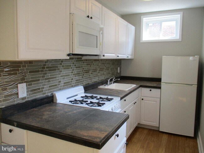 Building Photo - 1443 S Newkirk St