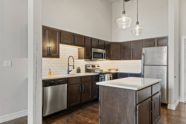 Chef Inspired Kitchen 2 - The Lofts at Harmony Mills Fallsview