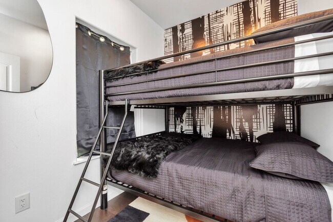 Foto del edificio - 4033 Buck St