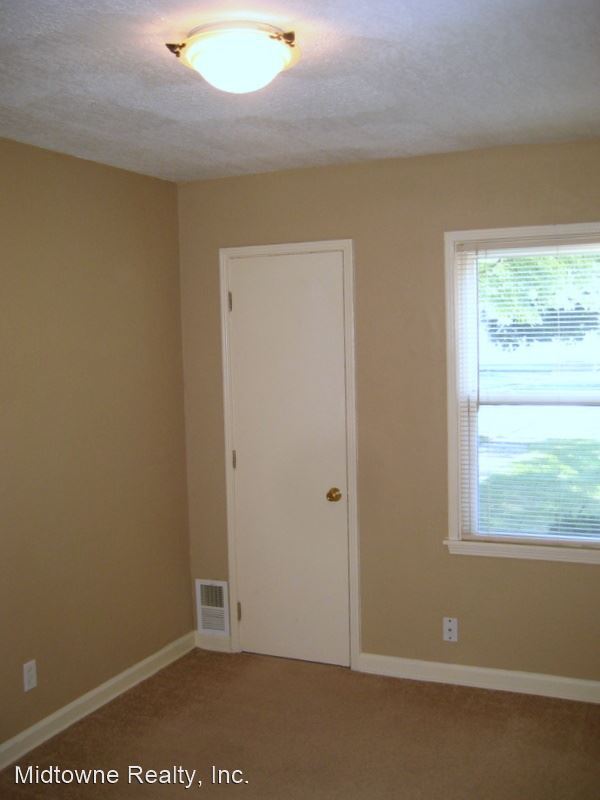 Building Photo - 3 br, 1 bath House - 4323 Standish Dr.