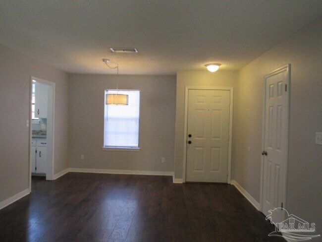 Building Photo - 10755 Silver Creek Dr
