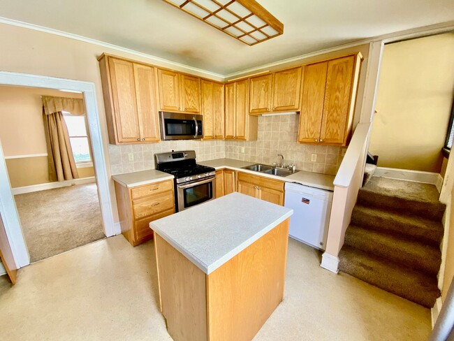 Foto del edificio - Great 4BD/2.5BA near UofM! AC, Dishwasher,...