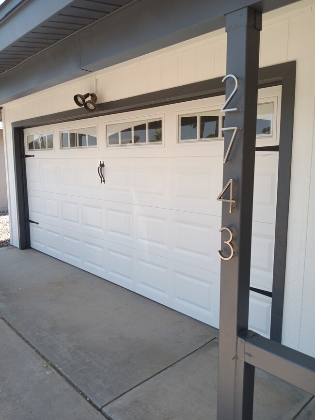 Building Photo - 2743 W Junquillo Cir