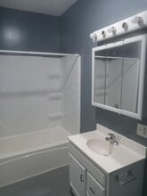 Building Photo - 100 Broadway St